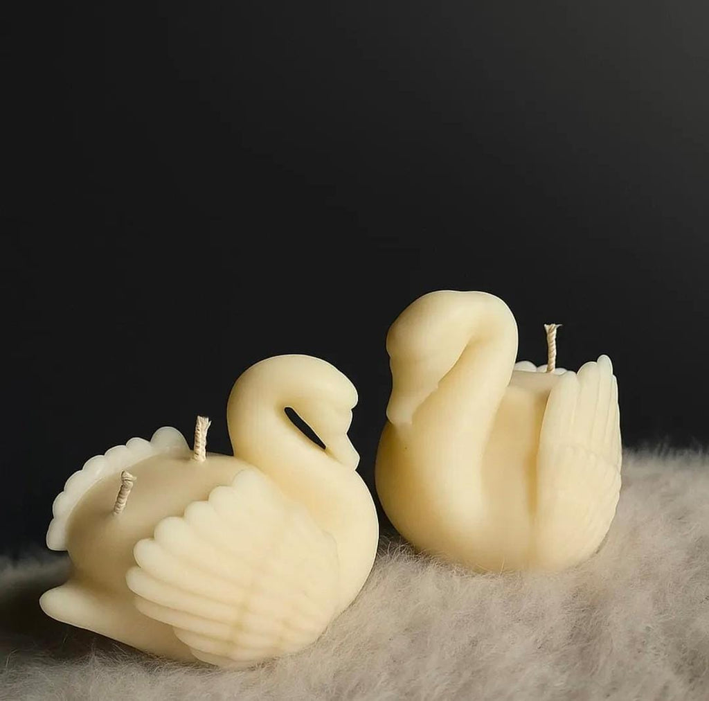 Pair of Swans Decorative Candle